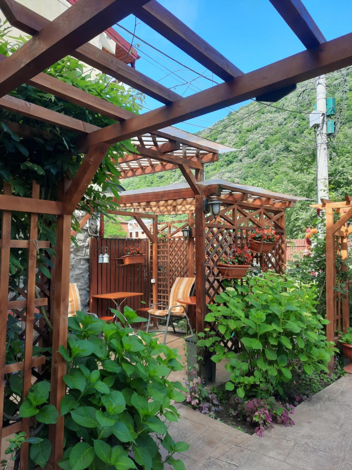 Pension Eden Băile Herculane Extérieur photo